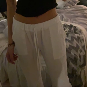 Linnebyxor - Superfina och trendiga linnebyxor. De är verkligen perfekta. Hör av er vid fler bilder