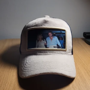 Maggiore s3 c1 limited edition - En maggiore keps som är i limiterad upplaga. Bra skick har använt den lite men den är som ny. Orginal box och påse ingår.  Nypris 800. 