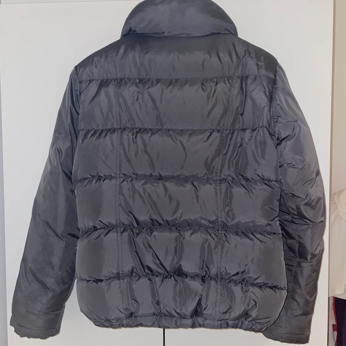 Grå puffer jacka  - 90