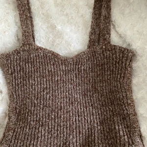 Stickat linne - Super fint linne från zara, otroligt snygg färg. Säljer pga att den inte används