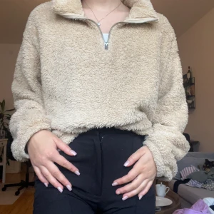 Mysig tröja från H&M - Bra skick, välanvänd