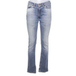 Jeans  - Säljer mina jätte fina ljus blå lee jeans 💘pga att de är för små för mig 💓