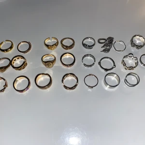 Ringar - Olika ringar i olika storlekar💓💓💫 köp alla för 120kr