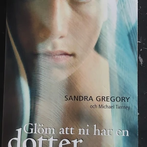 Bok - Säljer boken då den inte kommer till använding, frakten beror på hur tung den är så kotakta mig för mer införmation om frakten.