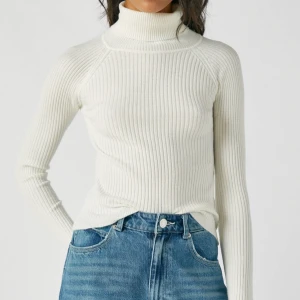 Tröja pull&bear  - Basic tröja med krage från pull&bear 