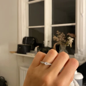 Diamant silver - Jättefin ring men har två likadana så säljer den ena🤍