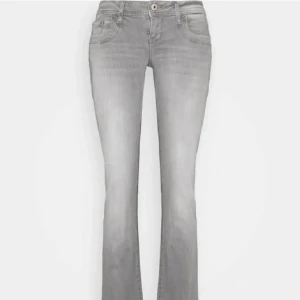  Populära ltb jeans - Säljer denhär jeansen i fint skick från ltb💖bootcut och långa