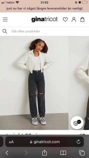 Gina Young jeans svarta - Säljer dessa svarta håliga jeansen från Gina Young eftersom dom inte kommer till andvändning längre. Har andvänt Max 3 gånger så dom är i väldigt bra skick! (Nyskick) Storleken är 140 men skulle säga att den passar 146 också! Nypriset är 400kr! 