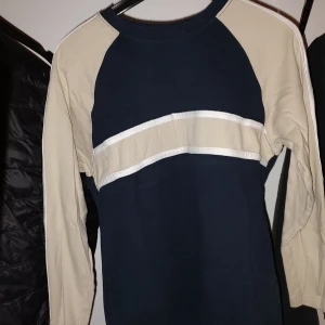 Tröja för pojkar st 134/140 - Tröjan köpt från KappAhl.