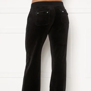 Juciy Couture mjukisbyxor - Mjukisbyxor fån juciy couture med guldiga detaljer, använda 