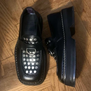 Eytys Phoenix !  - Så snygga loafers från Eytys, Phoenix men som tyvärr inte kommer till användning. Skon går inte att köpa längre i butik✨💕