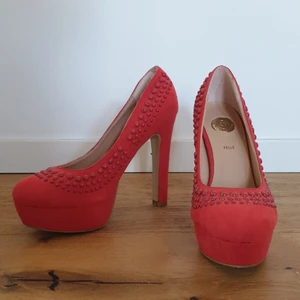 Red pumps - Never worn 18cm red Italian pumps size 37 