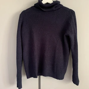 Stickad polotröja  - Storlek s