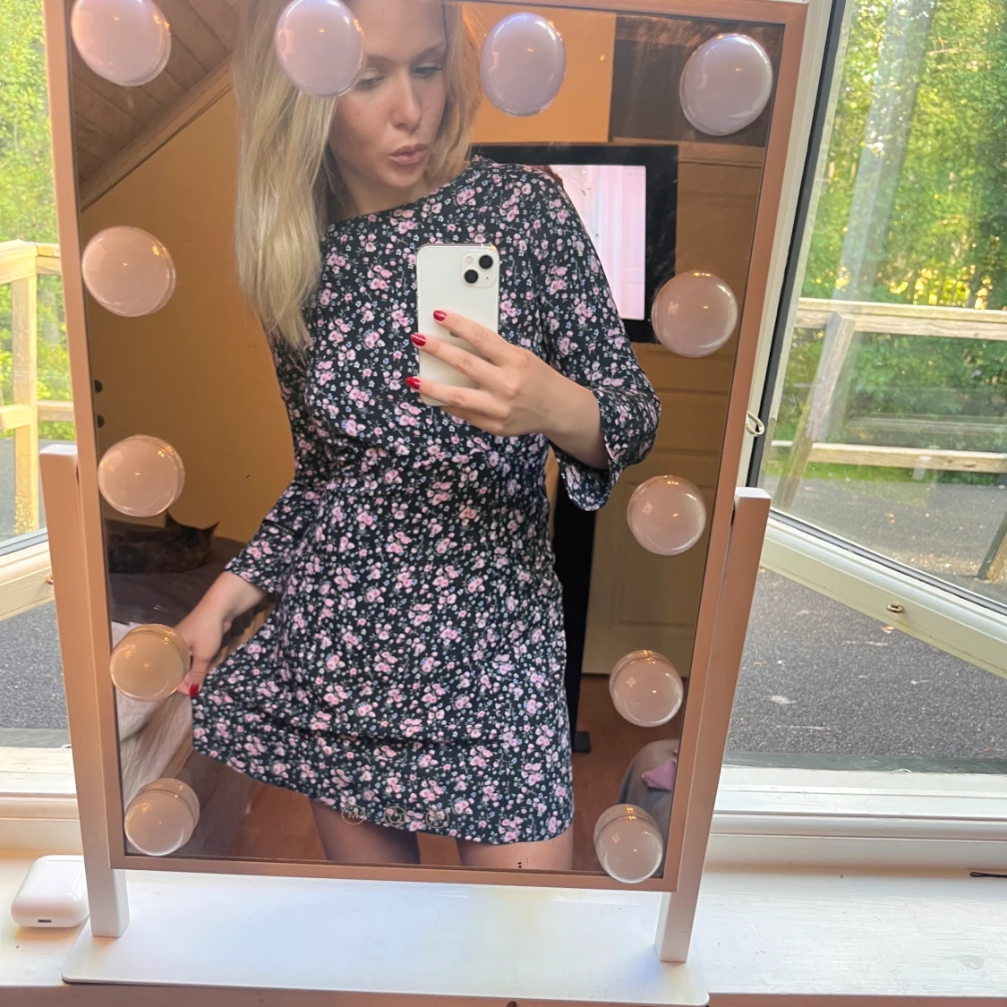 Blommig klänning - 90