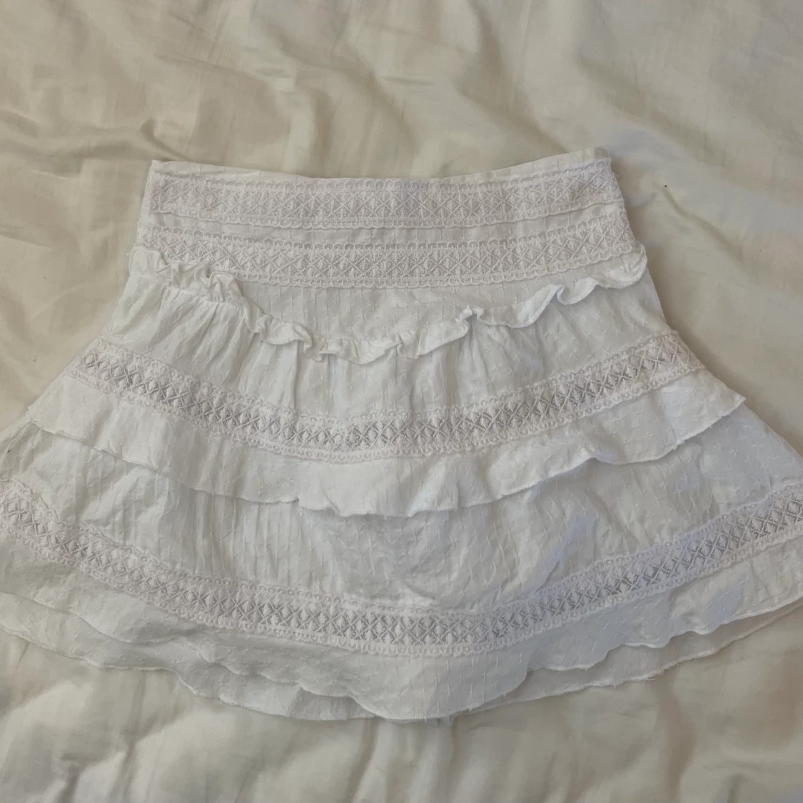 Kort vit kjol - 90