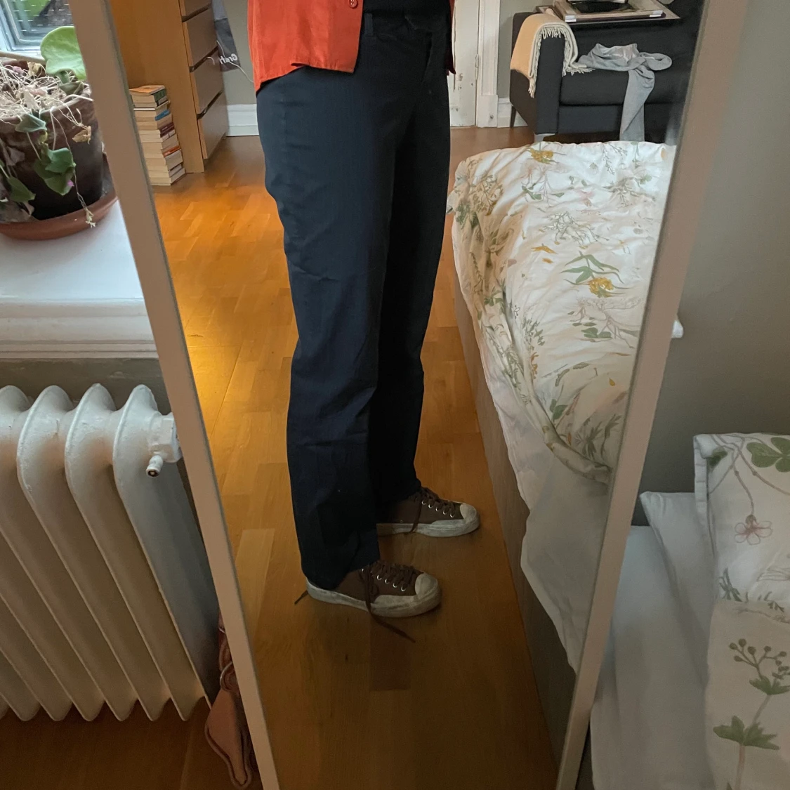 Mörkblå kostymbyxor - 90