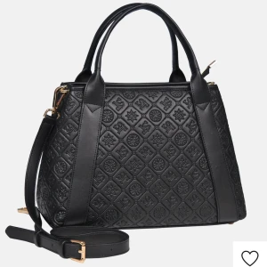 Silvio tossi - Handväska från silvio tossi. Använd 1 gång bara så helt ny. 1069kr på zalando. Säljer för 550kr 😊