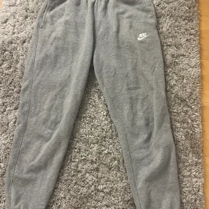 Nike mjukis  - Säljer nu mina gråa nya Nike mjukis 