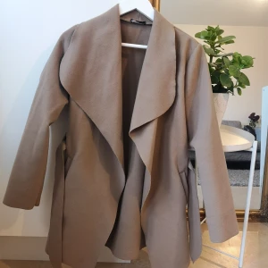 Kappa från boohoo  - Höstkappa i bra skick