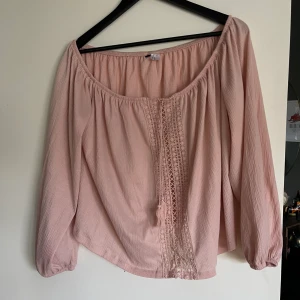 Rosa topp  - Rosa topp med knyte, stl Xl  Skulle tro att den är från H&M! 
