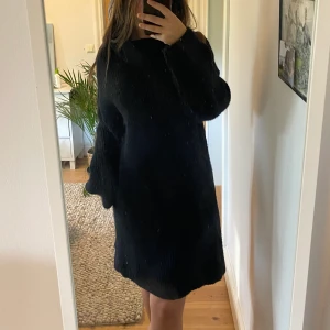 Stickad klänning - Stickad klänning i storlek S från madlady 