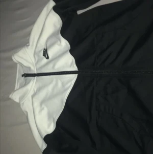 Nike teach fleece  - Jag säljer min Nike teach fleece eftersom jag använder inte de så länga 
