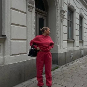 Nicki studios set - Säljer mitt fina nicki studios set pga att jag ej använder det. Jättefint skick! Storlek S/M  Lånade bilder