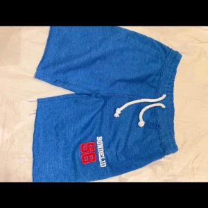 Shorts  - Tre par söta shorts. Alla är i storlek Xs. 30kr st.Tryck inte på köp nu. Skriv privat istället. Köparen betalar frakten. 