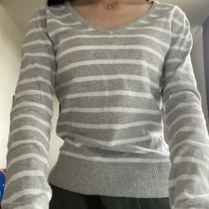 Randig tröja - I bra skick, knappt använt. 