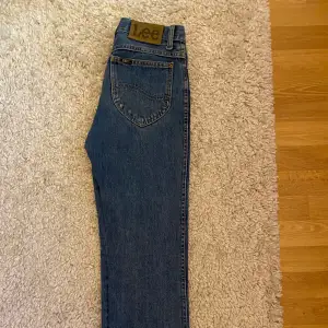 Snygga Lee vintage jeans. Motsvarar storlek 34. Väldigt bra skick! 