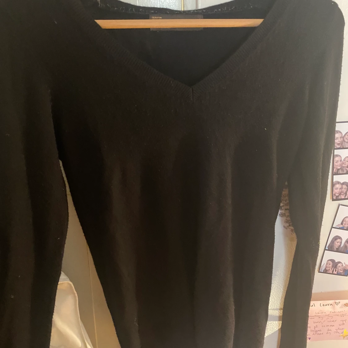 V-ringad svart tröja från Zara - 90