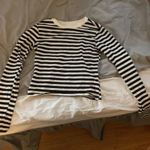 Randig tröja - Randig tröja från H&M, bra skick