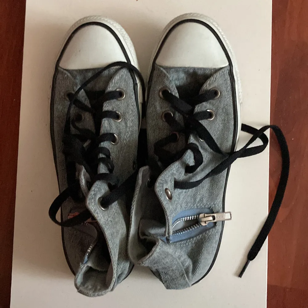 Original converse shoes. New. Skor.
