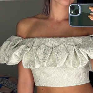 Gina tricot topp  - Gina tricot ny topp, storlek XS