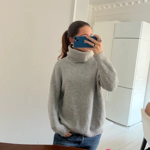 Polotröja!!! - Säljer denna polotröja som är så mjuk och skön sticks inte alls!!