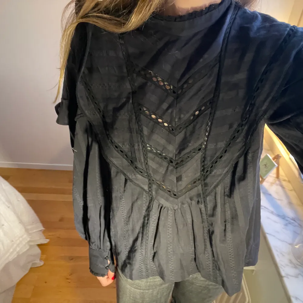 Säljer denna blus från Isabel Marant i nyskick. Blusar.