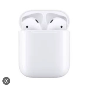 Äkta AirPods säljes  - Ett halvår sedan inköp från apples egen hemsida. Köpa för ca 1,700kr. Lite repigt skal men inget som inte fungerar.