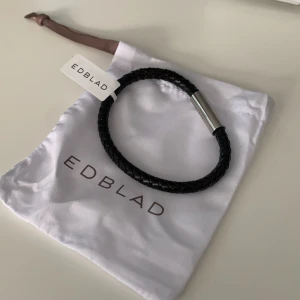 Läderarmband - Helt nytt läderarmband främst för herrar som inte passar tyvärr. 