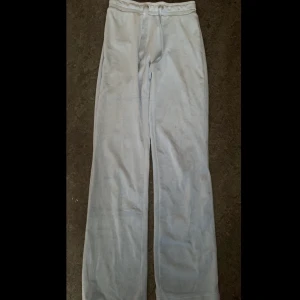 Byxor från Gina Tricot - Säljer pga ingen användning 