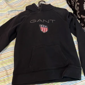 Gant - Använt 2 gånger, funkar perfekt, säljer för att jag inte tar på mig den nånmer. Pris kan diskuteras 