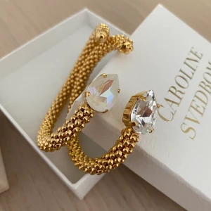 Caroline svedbom armband - Som nya. 400kr styck