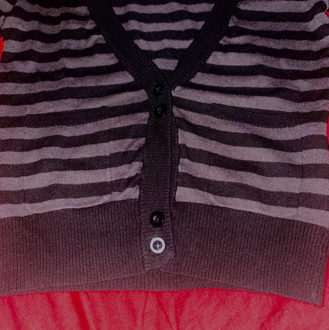 grå övertröja med knappar - 90