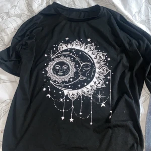 T-shirt med tryck  - Kommer inte till användning. Oversize.