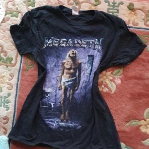 Mega death t.shirt - I mycket bra skick och passar till allt