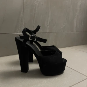 Klackar från Nelly - Storlek 36