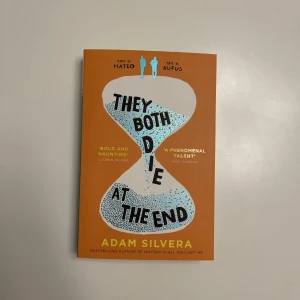 They both die at the end  - GRATIS FRAKT!💕 är som ny!! 