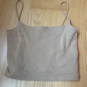 linne - Beiget linne ifrån newyorker. Använt endast en gång. 