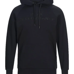 Peak performance hoddie  - Fin svart peak performance hoddie som säljs för den inte längre kommer till användning Skriv ifall du har några frågor<3