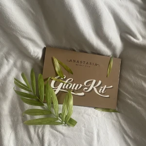 Glow kit - Bra skick. Har bara testat en gång.