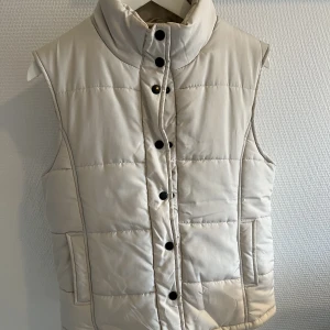 Väst ✨ - Perfekt till våren. Skick 8/10❤️